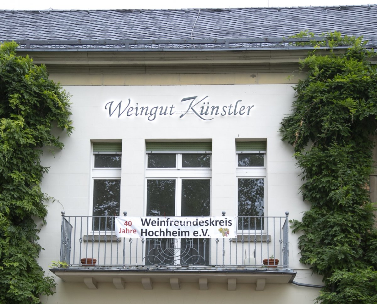 Über 40 Jahre Verbundenheit zum Weingut Künstler